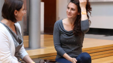 Eμμηνόπαυση: Έντονα συμπτώματα για 1 στις 3 γυναίκες – Η νέα μη ορμονική θεραπεία που ανακουφίζει
