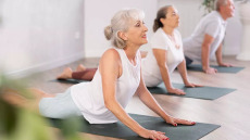 Γιατί αυτή η μορφή γιόγκα αύξησε τις πτώσεις στους 60χρονους… γιόγκι
