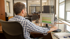 28η Οκτωβρίου: Τι ισχύει με την αργία - Όσα πρέπει να γνωρίζουν εργαζόμενοι και εργοδότες

