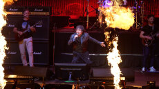 O Χαβιέρ Μιλέι έδωσε... ροκ συναυλία μπροστά σε χιλιάδες υποστηρικτές του στο Μπουένος Άιρες - Δείτε βίντεο