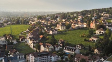 Μια χώρα 40.000 κατοίκων με μισθούς που φτάνουν τα 8.000 ευρώ - Το φαινόμενο του Λιχτενστάιν