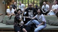 Το Λοκάλι - Μια ομάδα, μια αυλή, μια εμπειρία