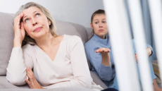 Μήπως μεγαλώσατε με ένα γονιό νάρκισσο; Κάντε το τεστ των 8 ερωτήσεων για να το ανακαλύψετε
