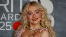 Η Σαμπρίνα Κάρπεντερ κατηγορείται ότι κάνει πλάκα για μια ψυχική διαταραχή στο νέο της τραγούδι