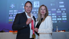 Το μετάλλιο του 42ου Αυθεντικού Μαραθωνίου της Αθήνας - Η σβούρα και ο συμβολισμός της 