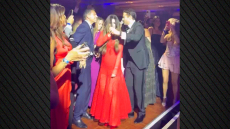 Ο χορός της Κίμπερλι Γκίλφοϊλ με τον Κωνσταντίνο Αργυρό σε φιλανθρωπικό γκαλά στο Λονδίνο
