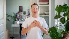 Χρόνιος πόνος: Το χαρακτηριστικό της προσωπικότητας που τον τροφοδοτεί – Η τακτική που ανακουφίζει
