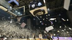 ΠΑΟΚ-Ηρακλής: Εκπληκτική ατμόσφαιρα στο Παλατάκι από τους οπαδούς του Δικεφάλου - Βίντεο