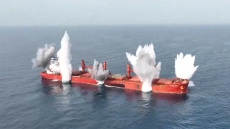 «Η θάλασσα έγινε πεδίο μάχης»: Ο καπετάνιος και ο πλοιοκτήτης του Magic Seas μιλούν για την τρομακτική επίθεση που δέχτηκαν από τους Χούθι