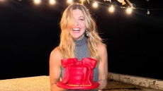 Κλέλια Ανδριολάτου: Το ζεϊμπέκικο για τα γενέθλιά της και ο χορός αλά Παπαρίζου - Δείτε βίντεο