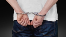 Αναβλήθηκε για αύριο η δίκη του άνδρα που κατηγορείται ότι ξυλοκόπησε γυναίκα στη μέση του δρόμου