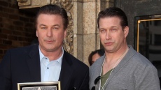 Τροχαίο για τον Άλεκ και Στίβεν Μπάλντουιν – Το όχημά τους έπεσε πάνω σε δέντρο