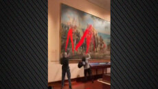 Ισπανία: Συνελήφθησαν δύο ακτιβίστριες για βανδαλισμό πίνακα στο Ναυτικό Μουσείο της Μαδρίτης