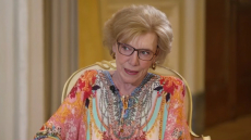 Μάρω Κοντού: Μόνο εγώ δεν έχω κάνει σεξ στη «Γη της Ελιάς»
