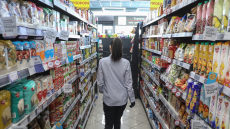 Μειώσεις 8% από σήμερα σε πάνω από 2.000 κωδικούς στα σούπερ μάρκετ - Θα ισχύσει έως τις 31 Δεκεμβρίου, δείτε τη λίστα