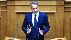 Μητσοτάκης στη Βουλή:  Η Ελλάδα στέκεται πλέον όρθια και περήφανη - Θα συνιστούσα αυτοσυγκράτηση στους ψευτοπατριώτες