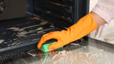 Αφρός μελαμίνης: Ένας διαφορετικός αλλά αποτελεσματικός τρόπος για να καθαρίζεις τους λεκέδες