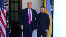 Ο Τραμπ κατηγορεί την Ουκρανία ότι μπλοκάρει την ειρήνη με τη Ρωσία:  «Ο Πούτιν είναι έτοιμος για συμφωνία» 