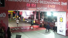 Περισσότεροι από 10.000 δρομείς «πλημμύρισαν» τη δυτική Θεσσαλονίκη στον 13ο Νυχτερινό Ημιμαραθώνιο