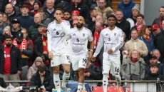 Η Μάντσεστερ Γιουνάιτεντ 2-1 την Λίβερπουλ στο Άνφιλντ, η Κόμο έσπασε το αήττητο της Γιουβέντους (2-0) - Δείτε γκολ από τα γήπεδα της Ευρώπης
