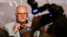 Από τον «Ψεύτη ήλιο» στην πολιτική και τον Πούτιν: Η ζωή και το έργο του σπουδαίου Ρώσου σκηνοθέτη Νικίτα Μιχάλκοφ