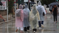 Καιρός: Στα νότια της χώρας τα μεγαλύτερα ύψη βροχής - Πού θα σημειωθούν φαινόμενα την Τρίτη