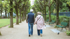 Σύνταξη: Το όνειρο του Έλληνα για ελευθερία, το στήριγμα οικογενειών - Ο «Γολγοθάς» των ενσήμων και η νέα ζωή στην τρίτη ηλικία
