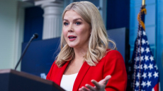 «Η μάνα σου» απάντησε η εκπρόσωπος του Τραμπ σε δημοσιογράφο που ρώτησε ποιος πρότεινε τη Βουδαπέστη για τη συνάντηση με τον Πούτιν
