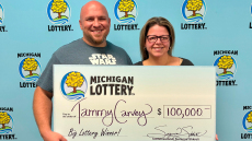 Γυναίκα στο Μίσιγκαν κέρδισε 100.000 δολάρια σε λοταρία με αριθμούς που της πρότεινε το ChatGPT