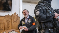 Σλοβακία: Κάθειρξη 21 ετών για τον 72χρονο που πυροβόλησε πέρυσι τον Ρόμπερτ Φίτσο