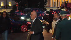 Δένδιας: Παρών σε εκδήλωση στο ξενοδοχείο «Μεγάλη Βρεταννία», απών από τη συζήτηση της τροπολογίας για τον Άγνωστο Στρατιώτη – Η δήλωσή του