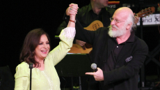 Η Χάρις Αλεξίου αποχαιρετά τον Διονύση Σαββόπουλο: Υπήρξες φάρος στα σκοτάδια μου