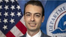 «Ναζιστική τάση»: Εκλεκτός του Τραμπ για θέση-κλειδί αποσύρει την υποψηφιότητά του μετά την αποκάλυψη ρατσιστικών σχολίων