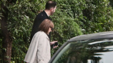 Σαββόπουλος: Στο σπίτι του η Κατερίνα Σακελλαροπούλου - Δείτε φωτογραφίες 