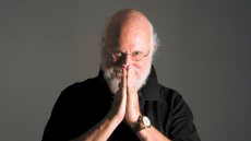 Διονύσης Σαββόπουλος: Ο μουσικός ήρωας που ενσάρκωσε όλα τα πρόσωπα του νεοέλληνα