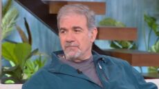 Δημήτρης Σταρόβας μετά το πρόβλημα της υγείας του: Δεν μπορώ να παίξω κιθάρα και να τραγουδήσω ταυτόχρονα, είναι δύσκολο