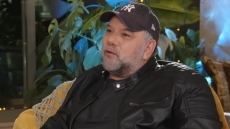 Γρηγόρης Αρναούτογλου: Πήγα στον ψυχίατρο και πήρα φάρμακα για το πώς θα σταματήσουν να με επηρεάζουν οι γονείς μου