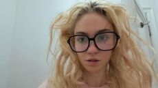 Grimes: Το τατουάζ που έκανε  στο πρόσωπό της και οι αντιδράσεις - Δείτε τα σχόλια