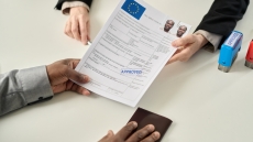 ΚΕΦΙΜ: Ουδέτερη έως θετική η επίδραση της μετανάστευσης στην οικονομία σε Ευρώπη και ΗΠΑ