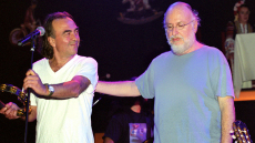 Όταν ο Διονύσης Σαββόπουλος συνάντησε τον Νίκο Παπάζογλου στην «Εκδίκηση της γυφτιάς»