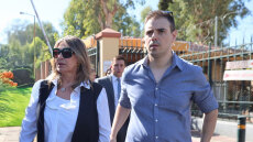 «Ο πατέρας μου ήταν ξυλοκοπημένος ακόμα και στο πρόσωπο, η στολή του ήταν άθικτη» - Η κατάθεση του γιου του Βαλυράκη