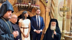 Τον Τζέι Ντι Βανς και τη σύζυγό του υποδέχτηκε ο Θεόφιλος Γ' στον Ναό της Αναστάσεως στην Ιερουσαλήμ