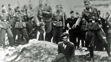 Ποιος είναι «ο τελευταίος Εβραίος της Βίνιτσα» ; Το ΑΙ βρήκε μόνον τον εκτελεστή - Τα μυστικά μίας σκληρής φωτογραφίας