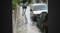 Μεσολόγγι: Μεγάλα προβλήματα από την καταρρακτώδη βροχή – Πλημμύρισαν δρόμοι 
