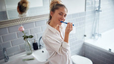 Ποιο είναι το πιο βρώμικο αντικείμενο του μπάνιου – «Μαζεύει» εκατομμύρια μικρόβια
