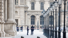 Κλοπή στο Λούβρο: Συνελήφθη και τρίτος ύποπτος - Τον έπιασαν στο Παρίσι