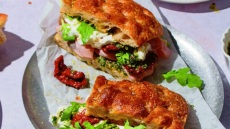 Panino, το ιταλικό σάντουιτς με μορταδέλα
