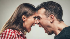 Μπορεί ο θυμός να «βουλιάξει» τη σχέση; 7 tips για να τον διαχειριστούμε
