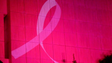 Οι γυναίκες δήμαρχοι της χώρας ενώνουν τις φωνές τους για τον καρκίνο του μαστού - Δείτε βίντεο
