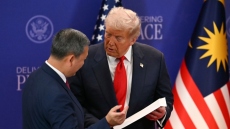 Μαλαισία: Ο Τραμπ συνυπογράφει συμφωνία κατάπαυσης πυρός μεταξύ της Καμπότζης και της Ταϊλάνδης